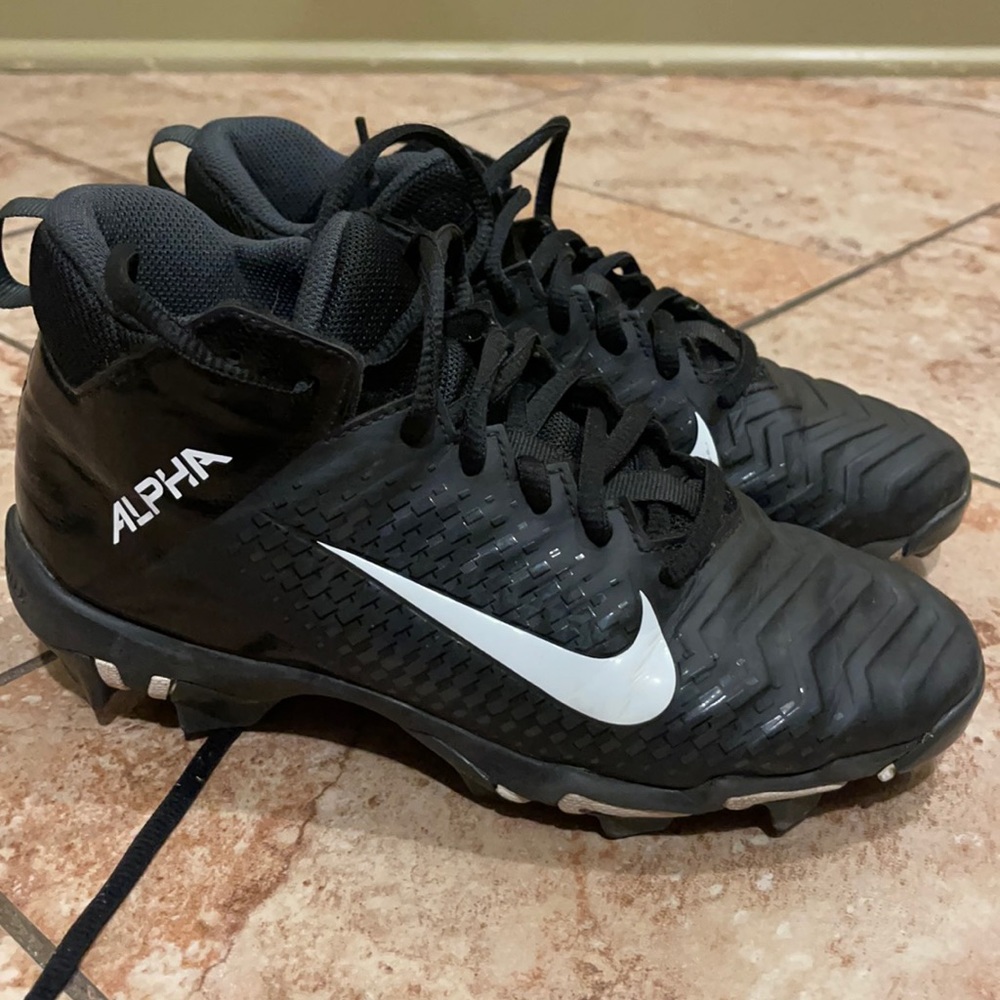 Boys Nike cleats size 4.5Y